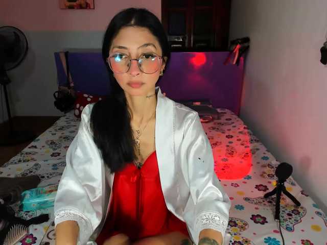 Anaislux live cam on BongaCams