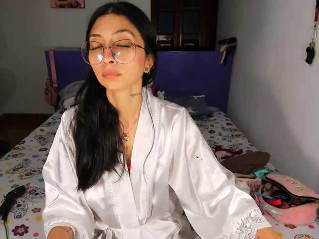 Anaislux live cam on BongaCams