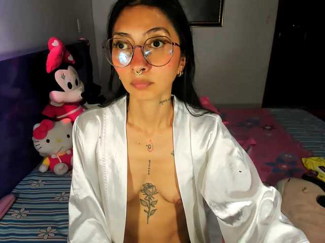 Anaislux live cam on BongaCams