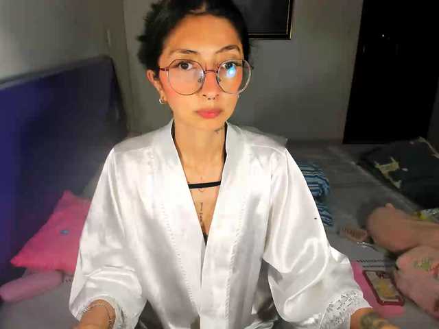 Anaislux live cam on BongaCams