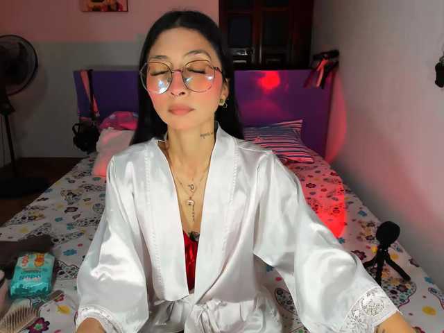 Anaislux live cam on BongaCams