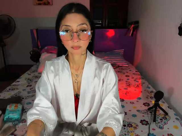 Anaislux live cam on BongaCams