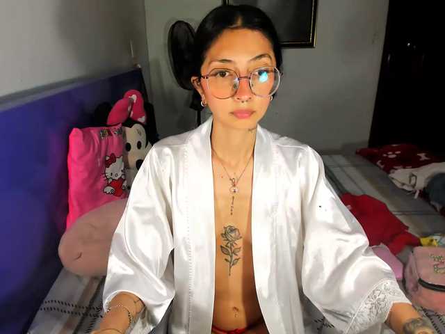 Anaislux live cam on BongaCams