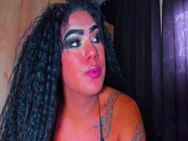 RobertaxGutierre... Live Webcam on BongaCams