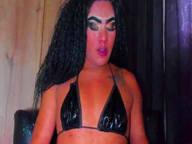 RobertaxGutierre... Live Webcam on BongaCams