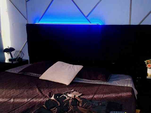 Miaa-Sophiaa Sex Cam Show