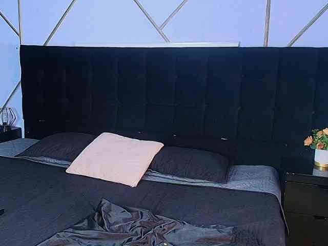 Miaa-Sophiaa Sex Cam Show