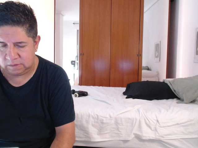 xthiagoevax live cam on BongaCams