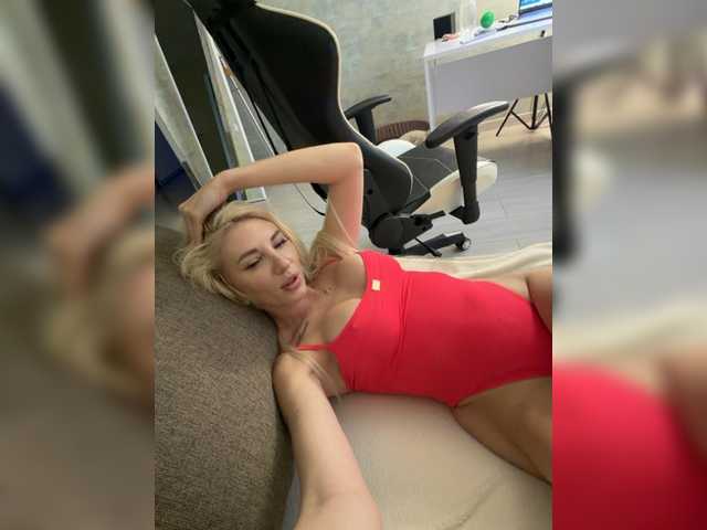 18Kristy778
