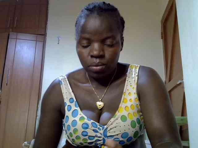 Sexyamadah-012 webcam