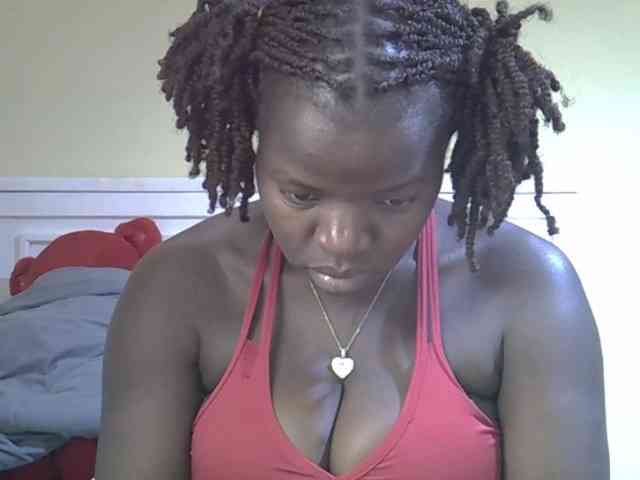 Sexyamadah-012 webcam