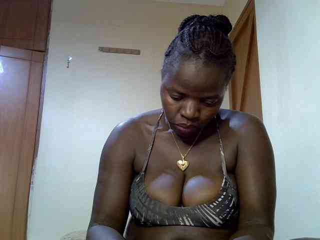 Sexyamadah-012 webcam