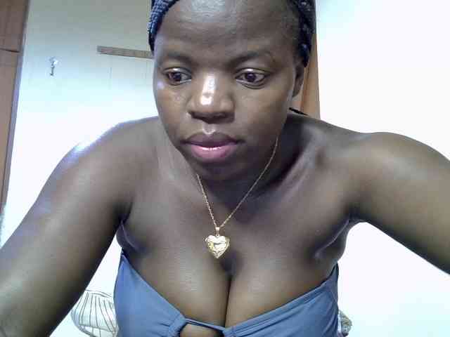 Sexyamadah-012 webcam
