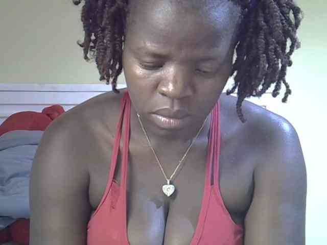 Sexyamadah-012 webcam