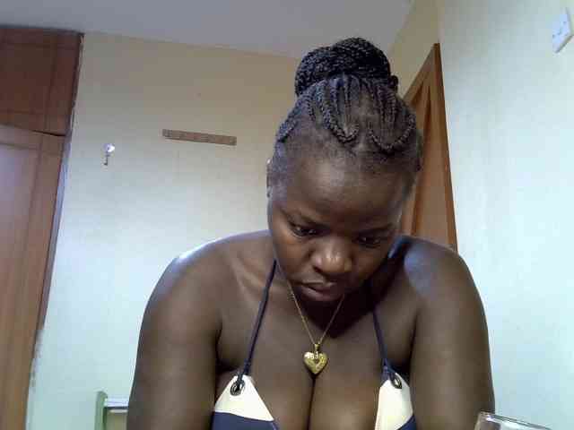 Sexyamadah-012 webcam