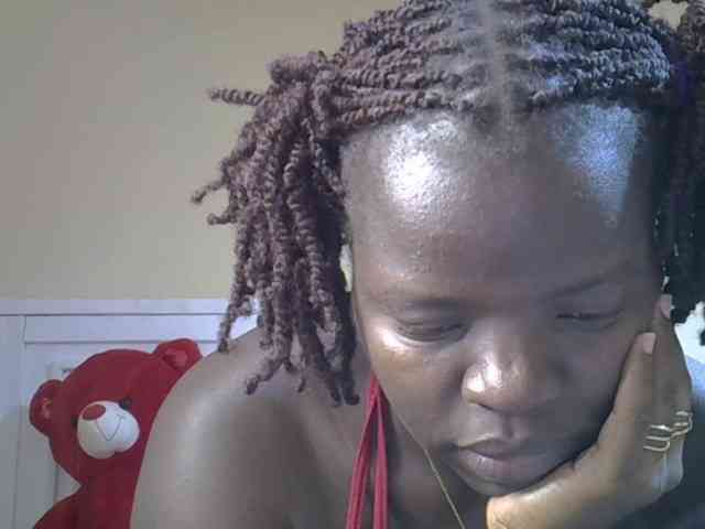 Sexyamadah-012 webcam