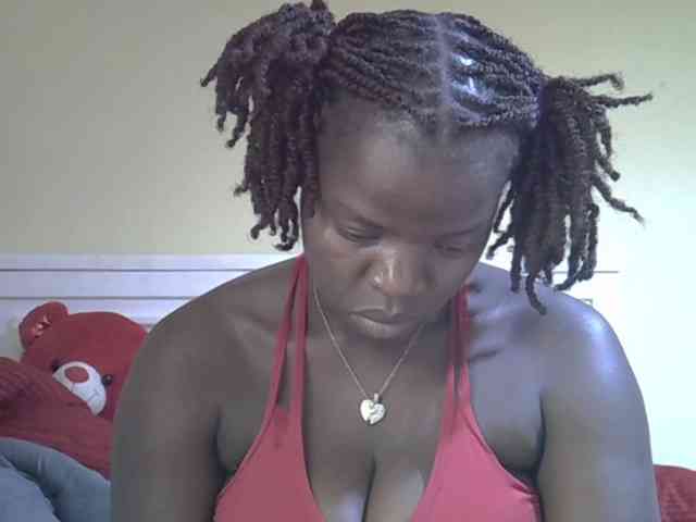 Sexyamadah-012 webcam