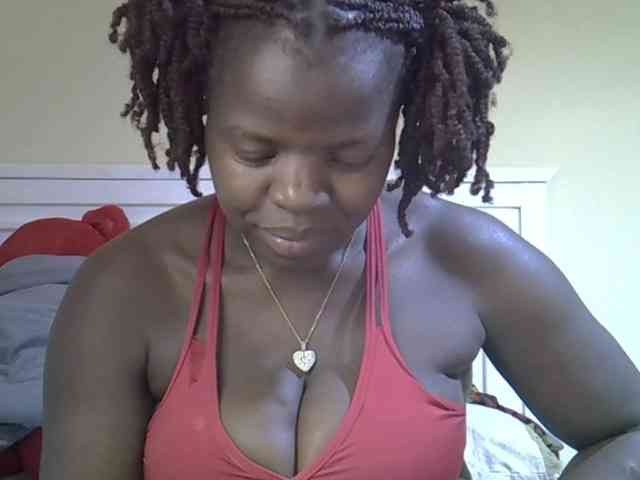 Sexyamadah-012 webcam