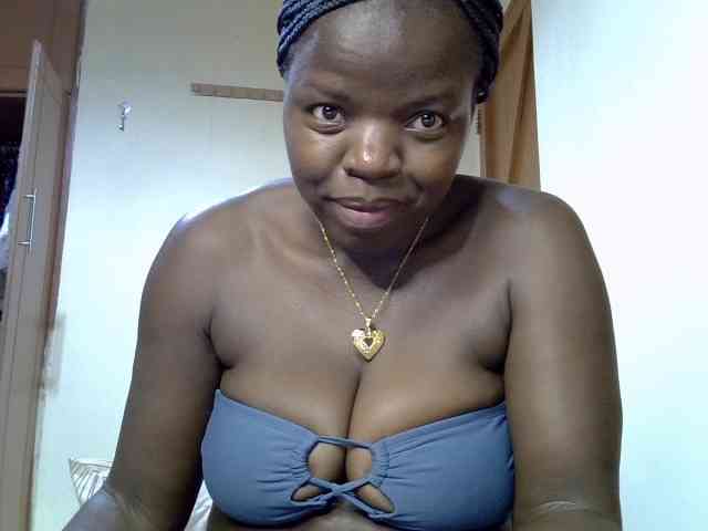 Sexyamadah-012 webcam
