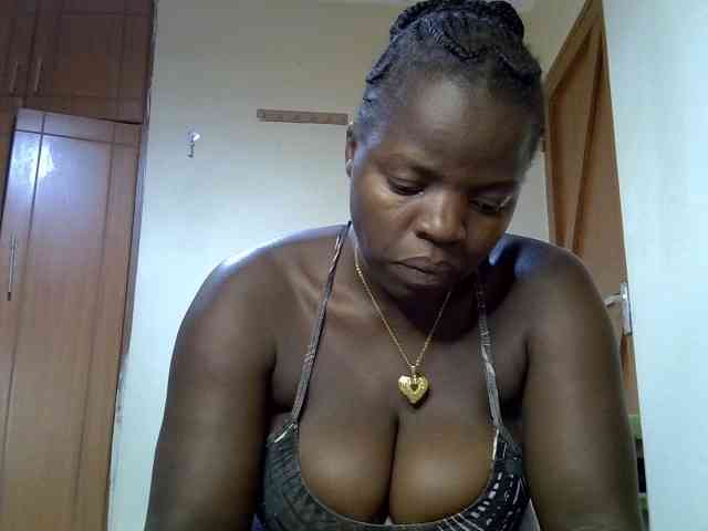 Sexyamadah-012 webcam