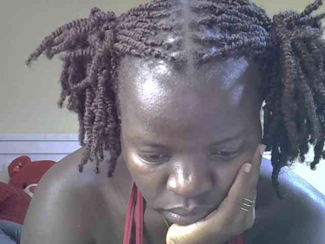 Sexyamadah-012 webcam