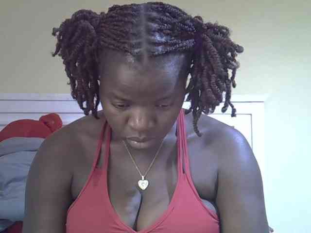 Sexyamadah-012 webcam