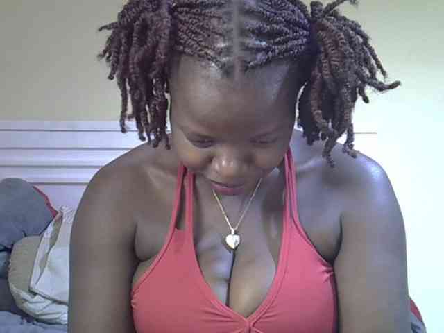 Sexyamadah-012 webcam