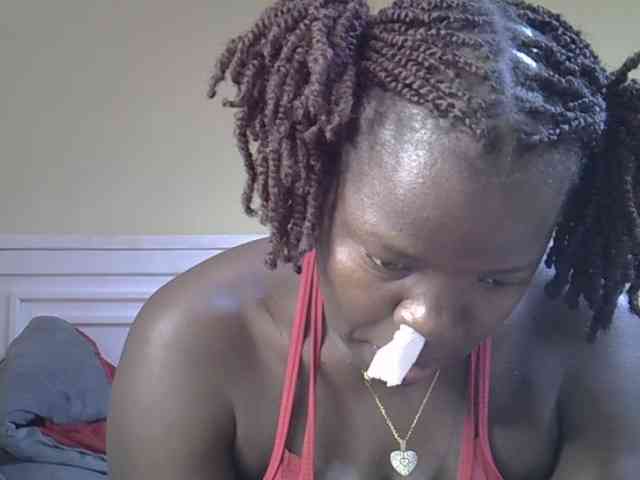 Sexyamadah-012 webcam