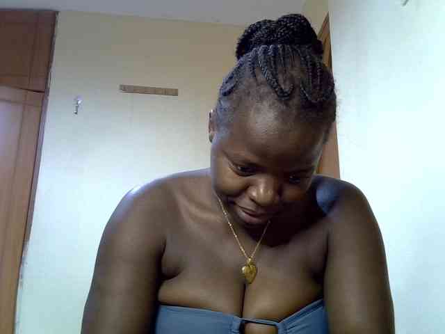 Sexyamadah-012 webcam
