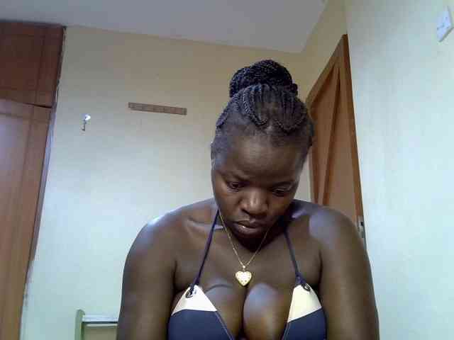 Sexyamadah-012 webcam