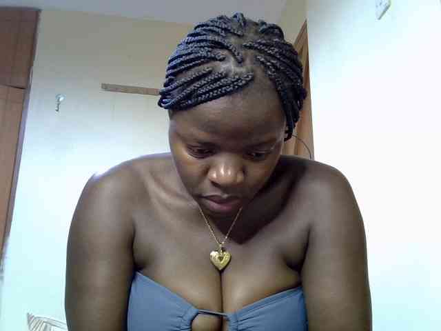 Sexyamadah-012 webcam