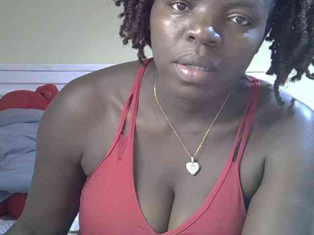 Sexyamadah-012 webcam