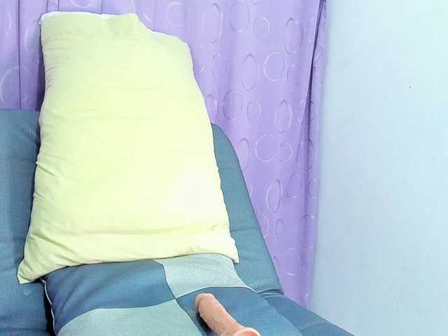 Dani-pety live cam on BongaCams