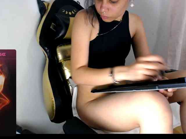 Dani-pety Live Webcam on BongaCams