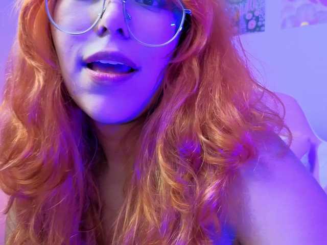 Gigimoon live cam on BongaCams