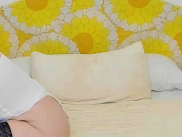 BritishPenelope webcam
