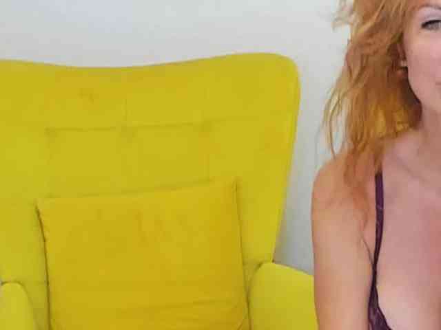 BritishPenelope webcam