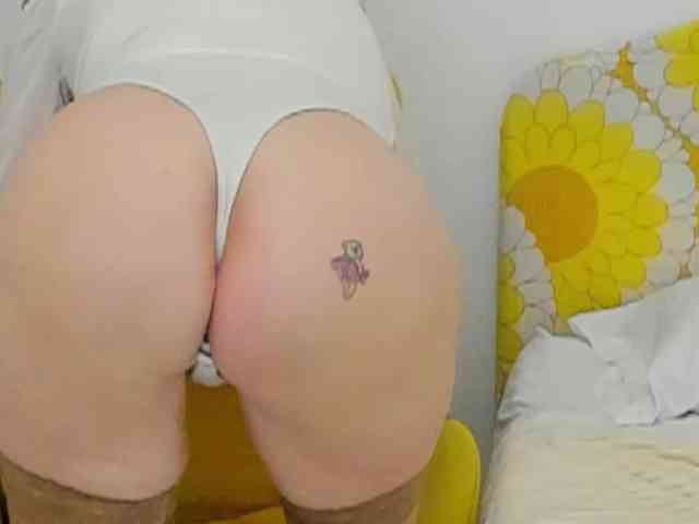 BritishPenelope webcam