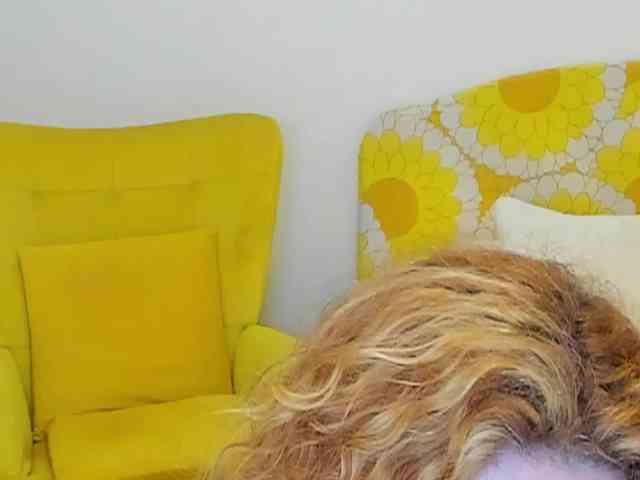 BritishPenelope webcam
