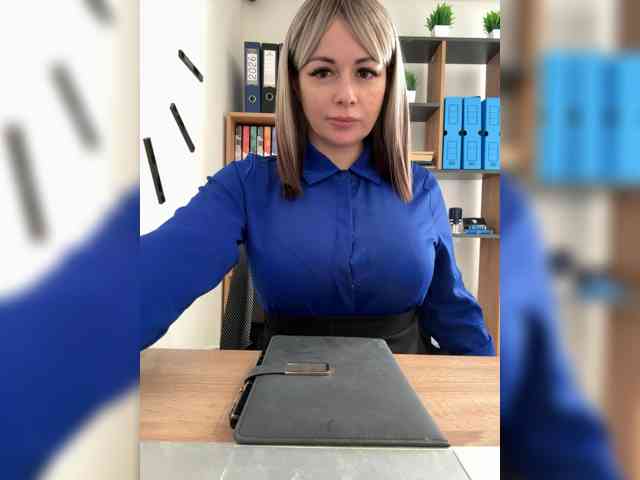 Model: _BRENDA_KISKA_