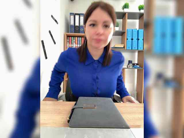 Model: _BRENDA_KISKA_