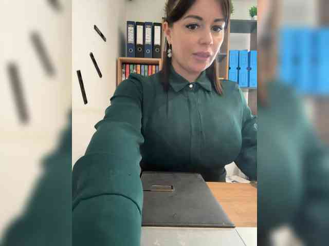 Model: _BRENDA_KISKA_