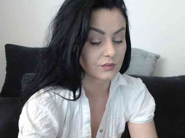 Prettywomen webcam