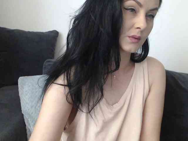Prettywomen webcam