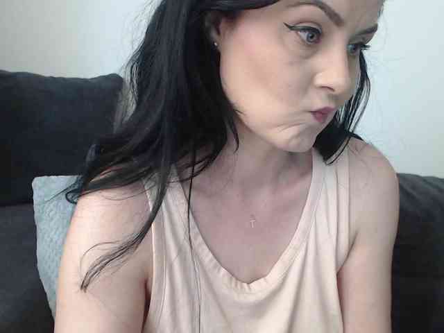 Prettywomen webcam