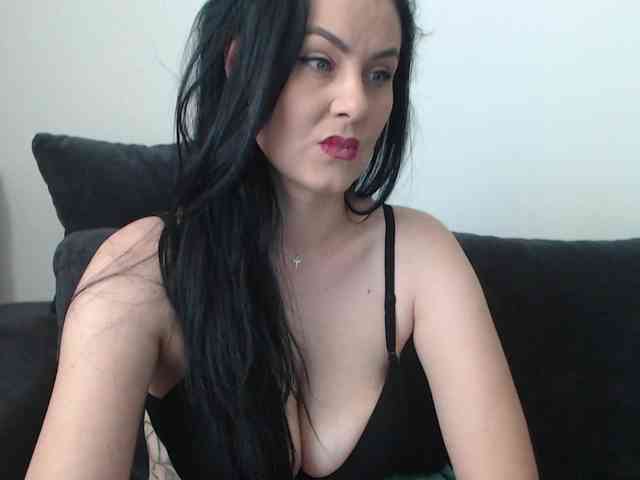 Prettywomen webcam
