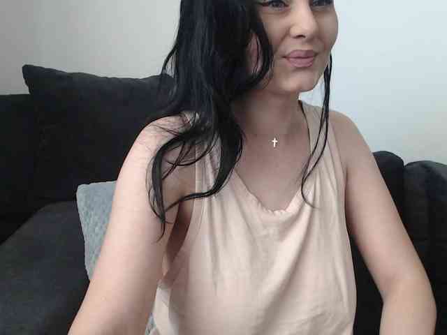 Prettywomen webcam