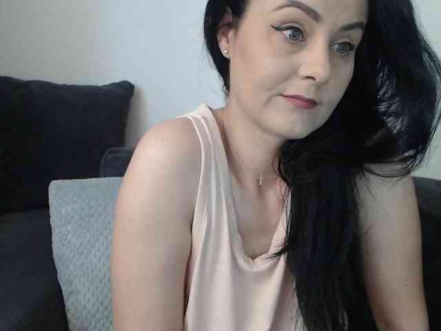 Prettywomen webcam