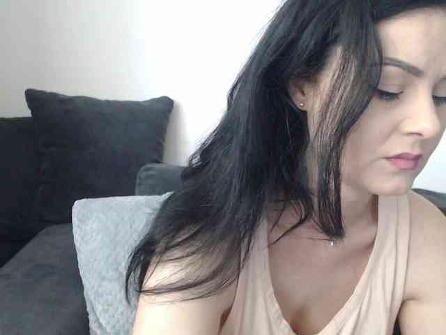 Prettywomen webcam
