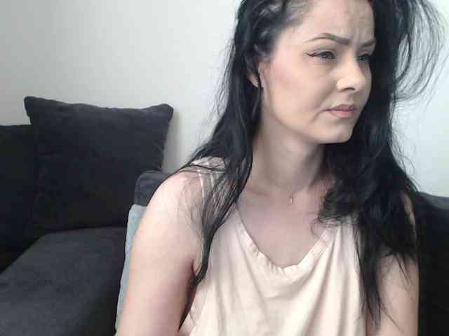 Prettywomen webcam
